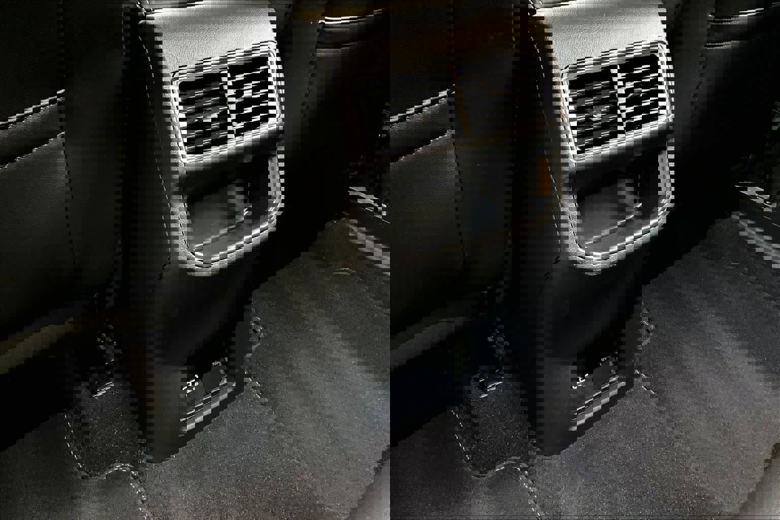 Used 2024 Volkswagen Atlas Cross Sport SE image 37