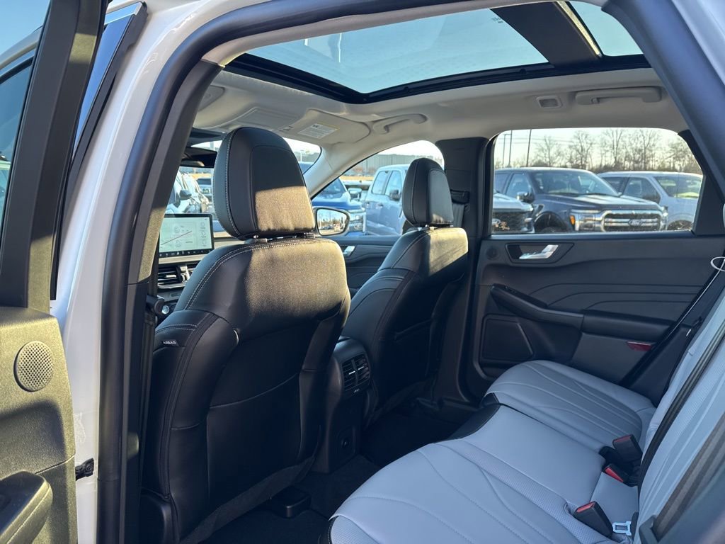 New 2025 Ford Escape SE w/ PHEV Premium Package image 15