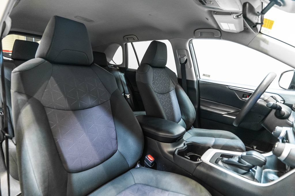 Used 2024 Toyota RAV4 XLE AWD/4WD image 15