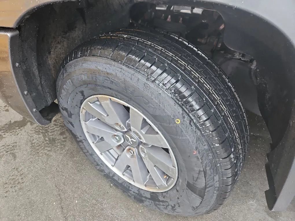 Used 2007 Mitsubishi Raider LS image 28