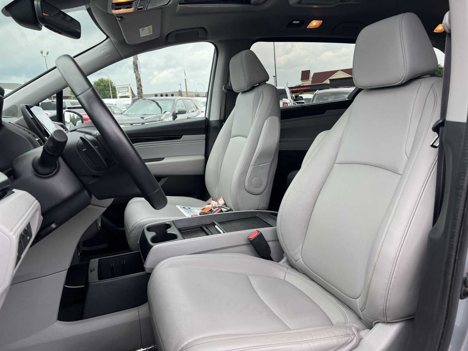 Used 2023 Honda Odyssey Touring image 11