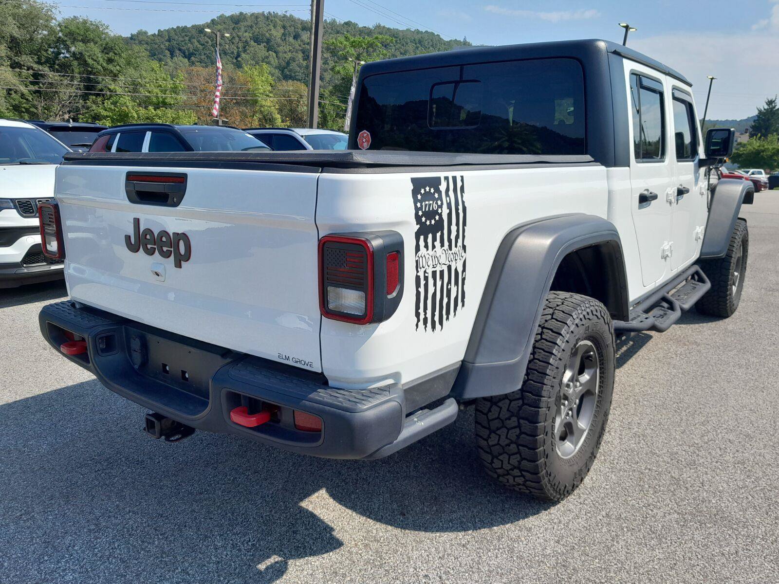 Used 2023 Jeep Gladiator Rubicon w/ Cold Weather Group AWD/4WD image 8