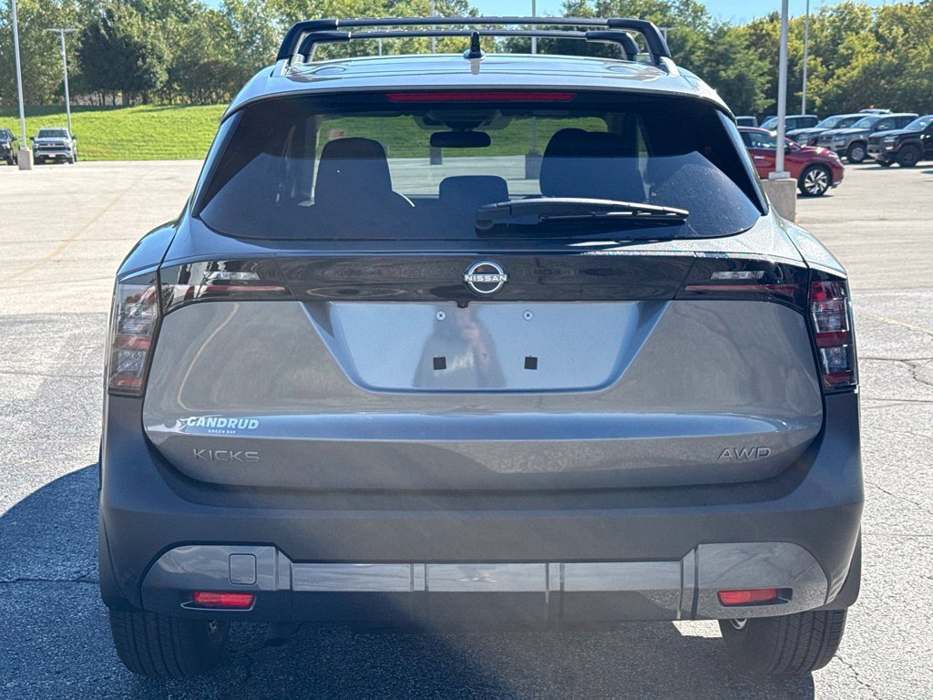 New 2027 Nissan Kicks SV AWD/4WD image 3