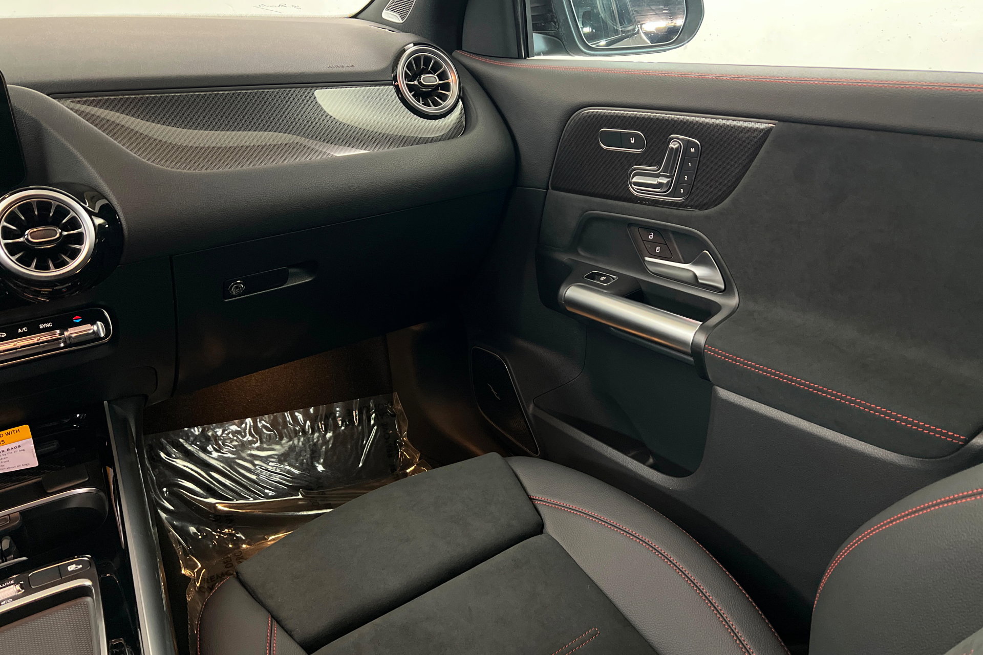 New 2026 Mercedes-Benz GLA 35 AMG 4MATIC image 10