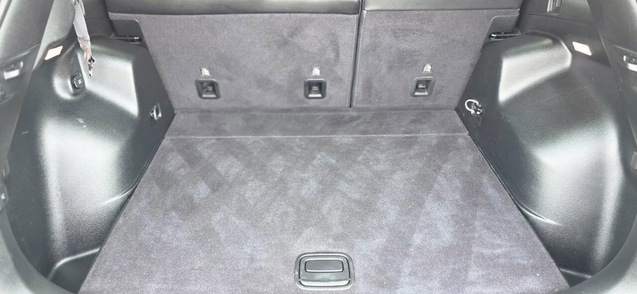 Used 2019 Jeep Cherokee Latitude Plus w/ Comfort/Convenience Group image 26