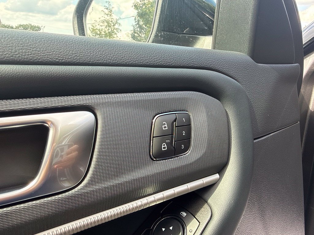New 2026 Ford Explorer ST-Line w/ ST-Line Street Pack AWD/4WD image 8