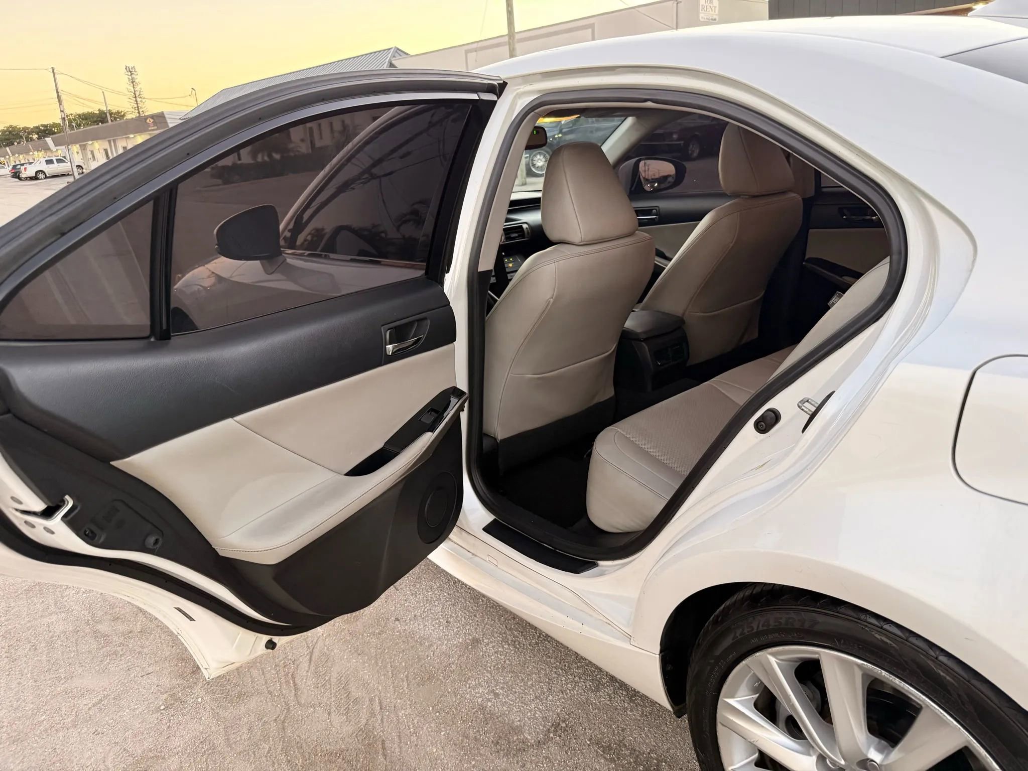 Used 2016 Lexus IS 200t image 18