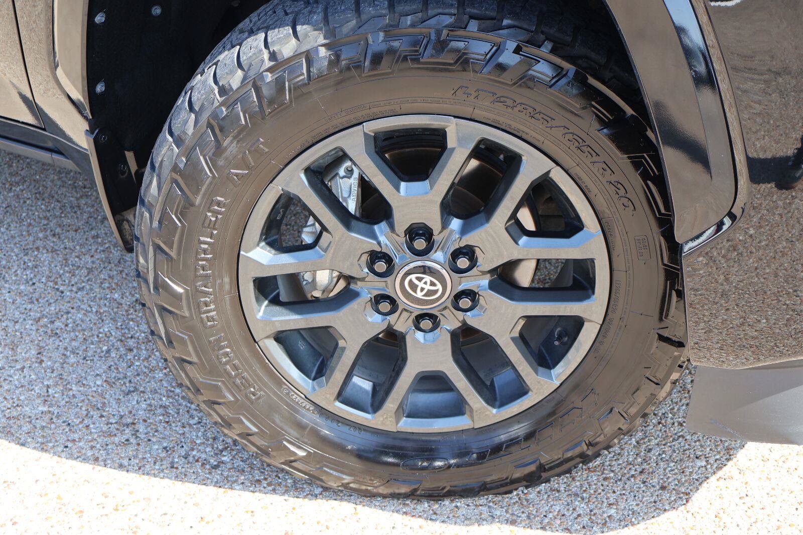 Used 2025 Toyota Sequoia Platinum AWD/4WD image 9