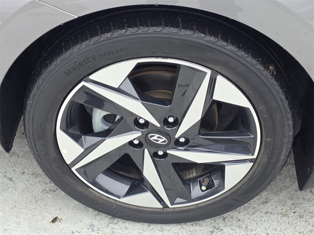 Used 2023 Hyundai Elantra SEL w/ Convenience Package image 30