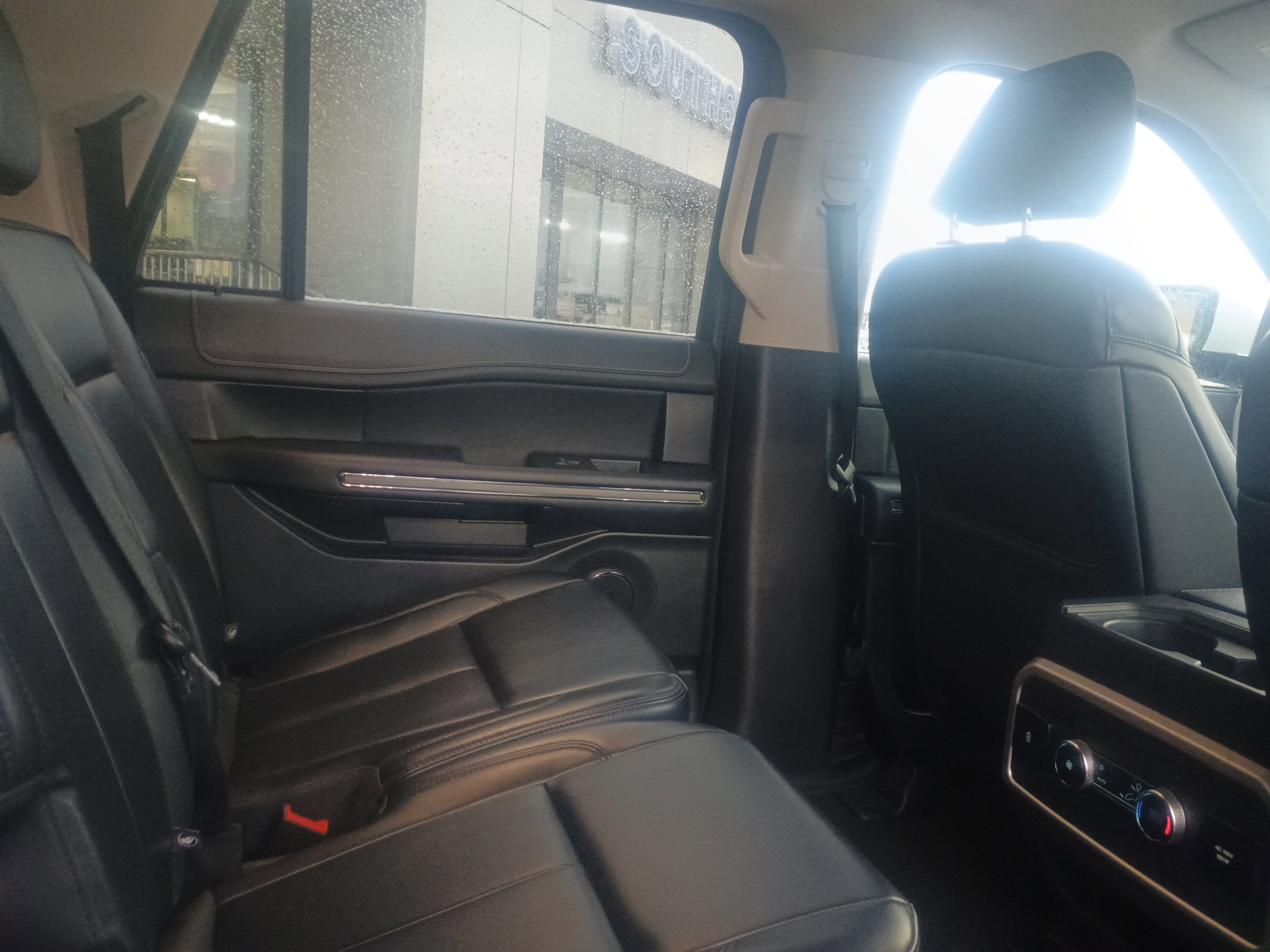 Certified 2024 Ford Expedition Max XLT image 17