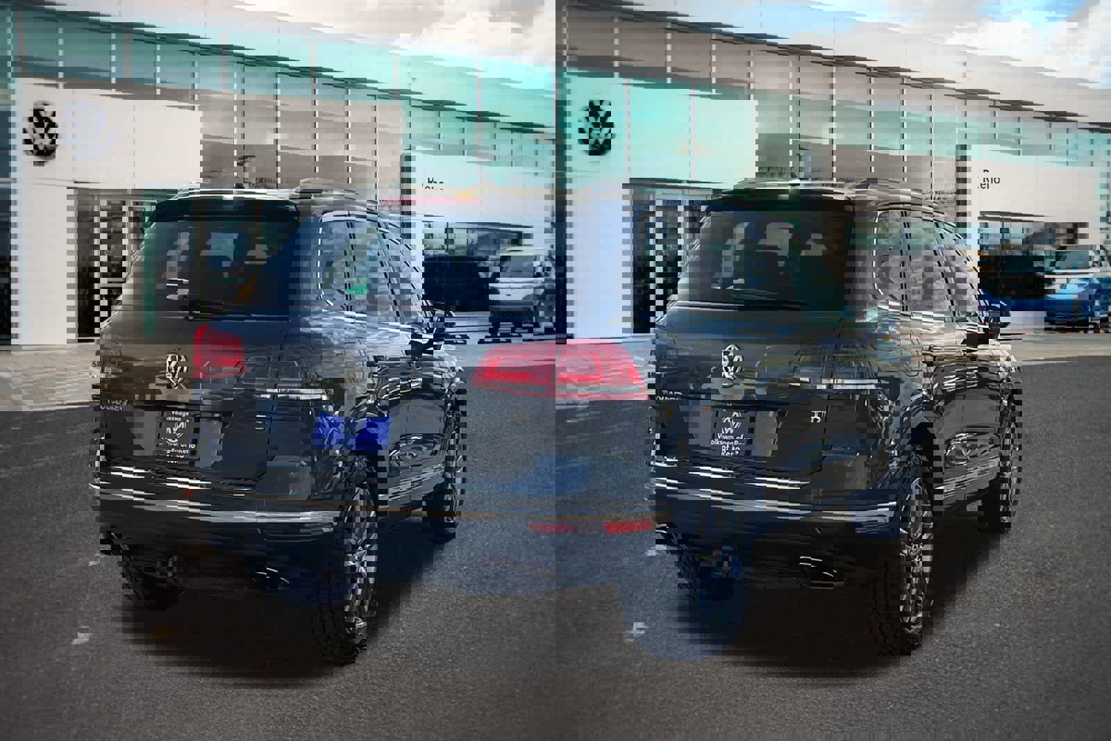 Used 2016 Volkswagen Touareg TDI image 5