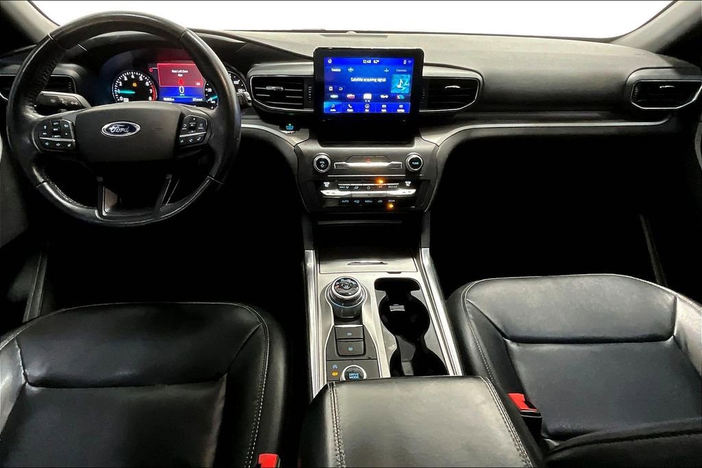 Used 2020 Ford Explorer XLT w/ Equipment Group 202A image 17