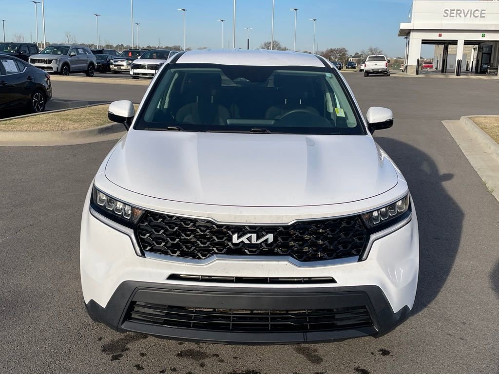 Used 2022 Kia Sorento LX image 2