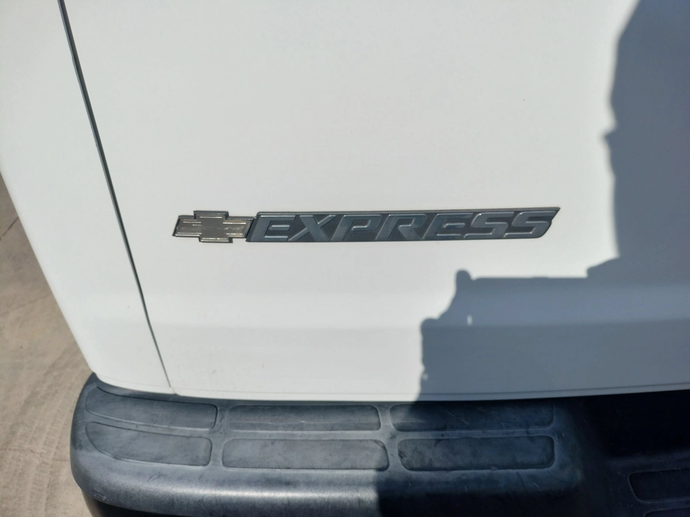 Used 2019 Chevrolet Express 2500 LS w/ Driver Convenience Package RWD image 7