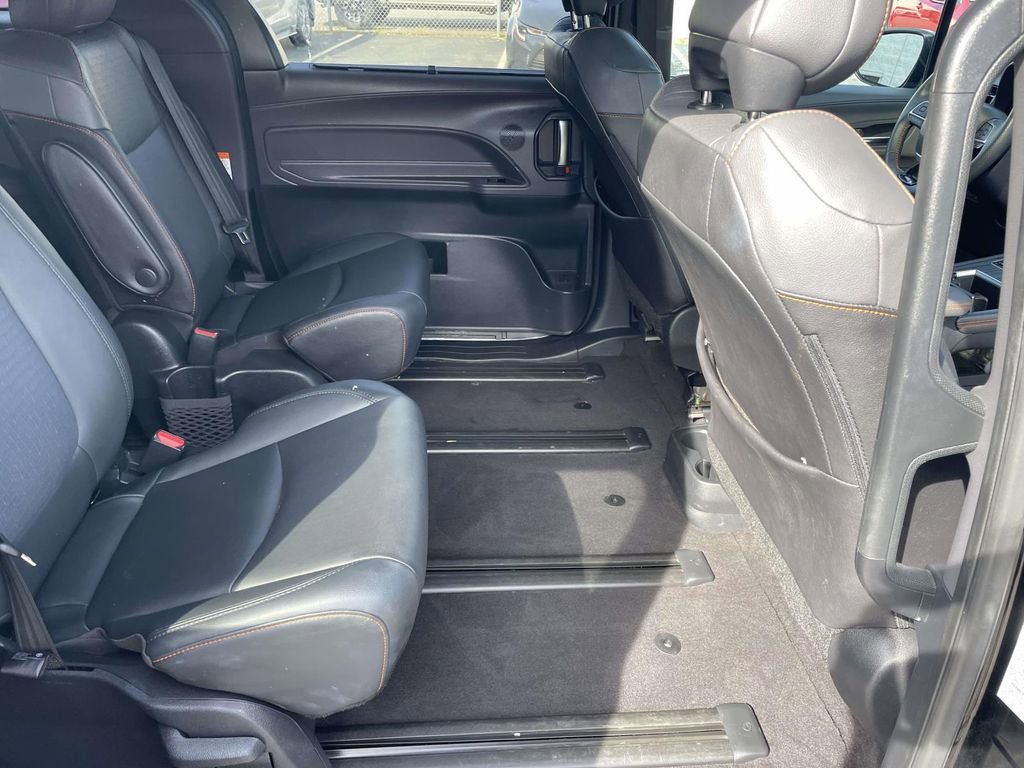 Used 2021 Toyota Sienna XSE image 45