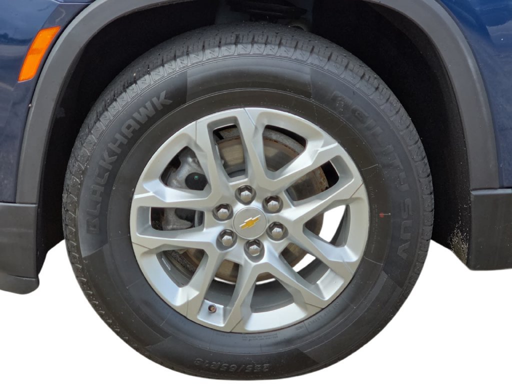Used 2023 Chevrolet Traverse LS w/ Safety Package FWD image 31