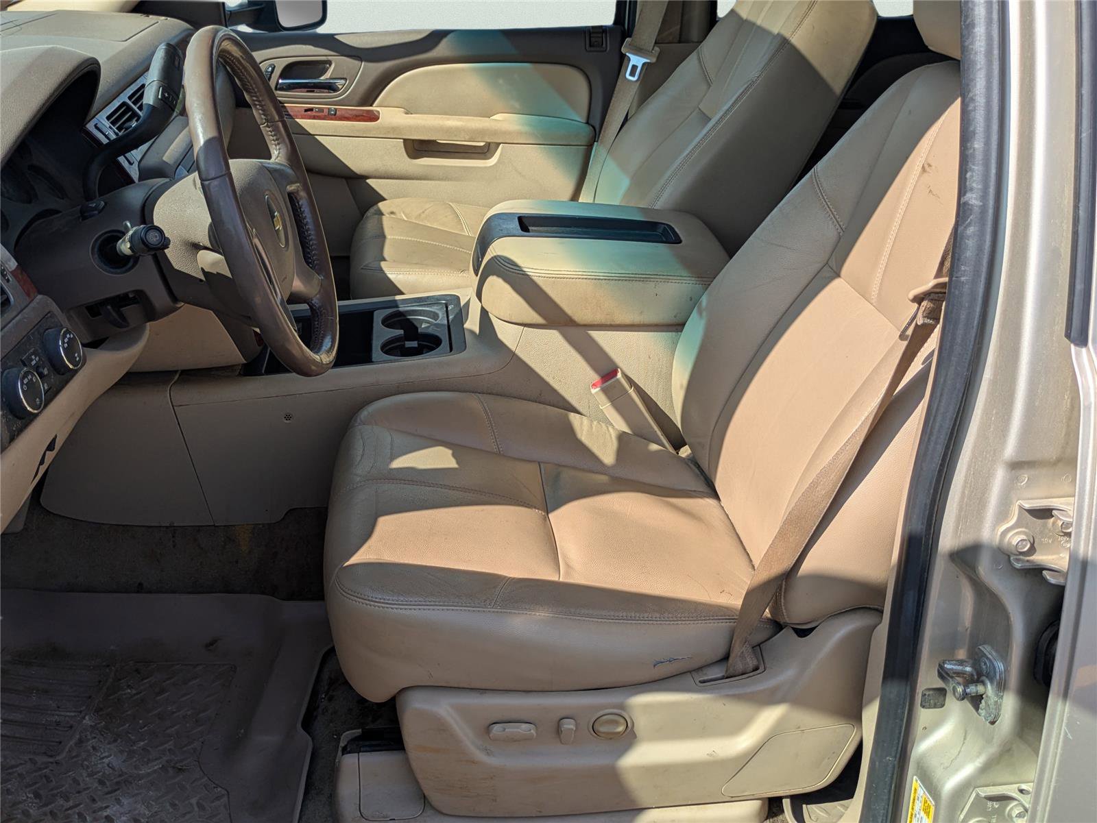 Used 2013 Chevrolet Suburban 2500 LT image 9