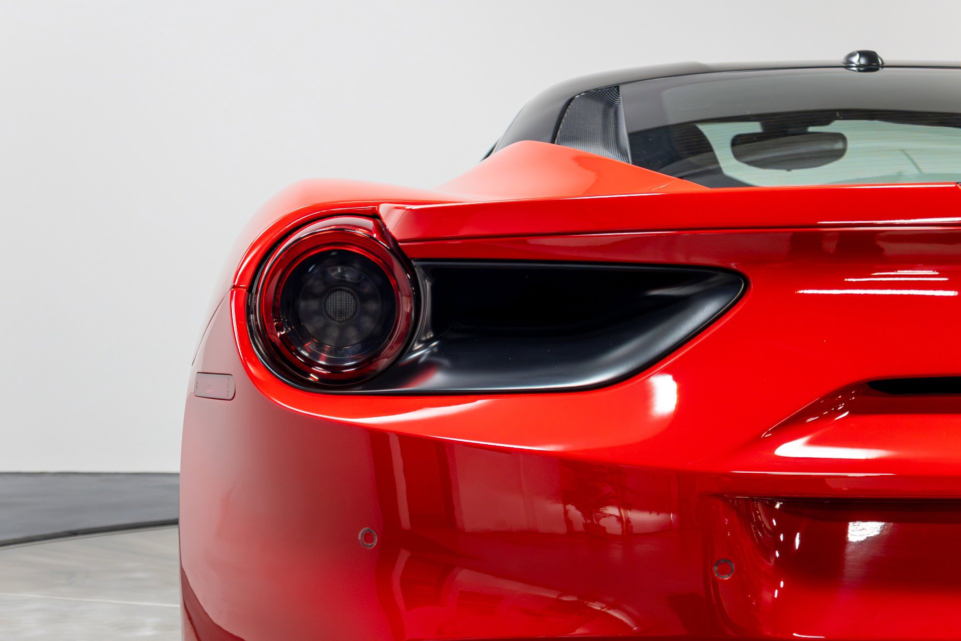 Used 2018 Ferrari 488 GTB image 51