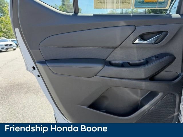 Used 2018 Chevrolet Traverse Premier w/ Driver Confidence II Package FWD image 31