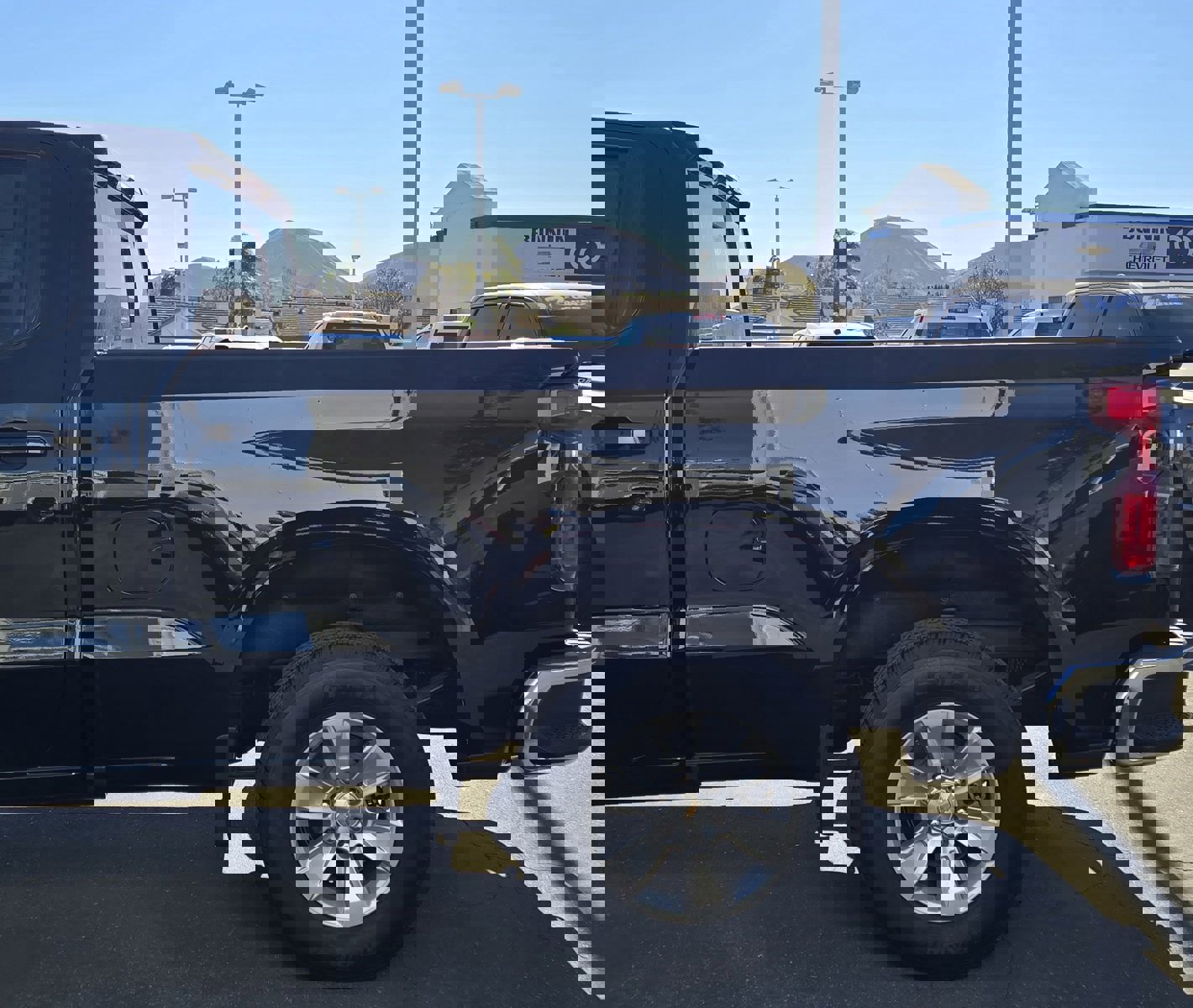 Used 2025 Chevrolet Silverado 1500 LT w/ Safety Package image 24