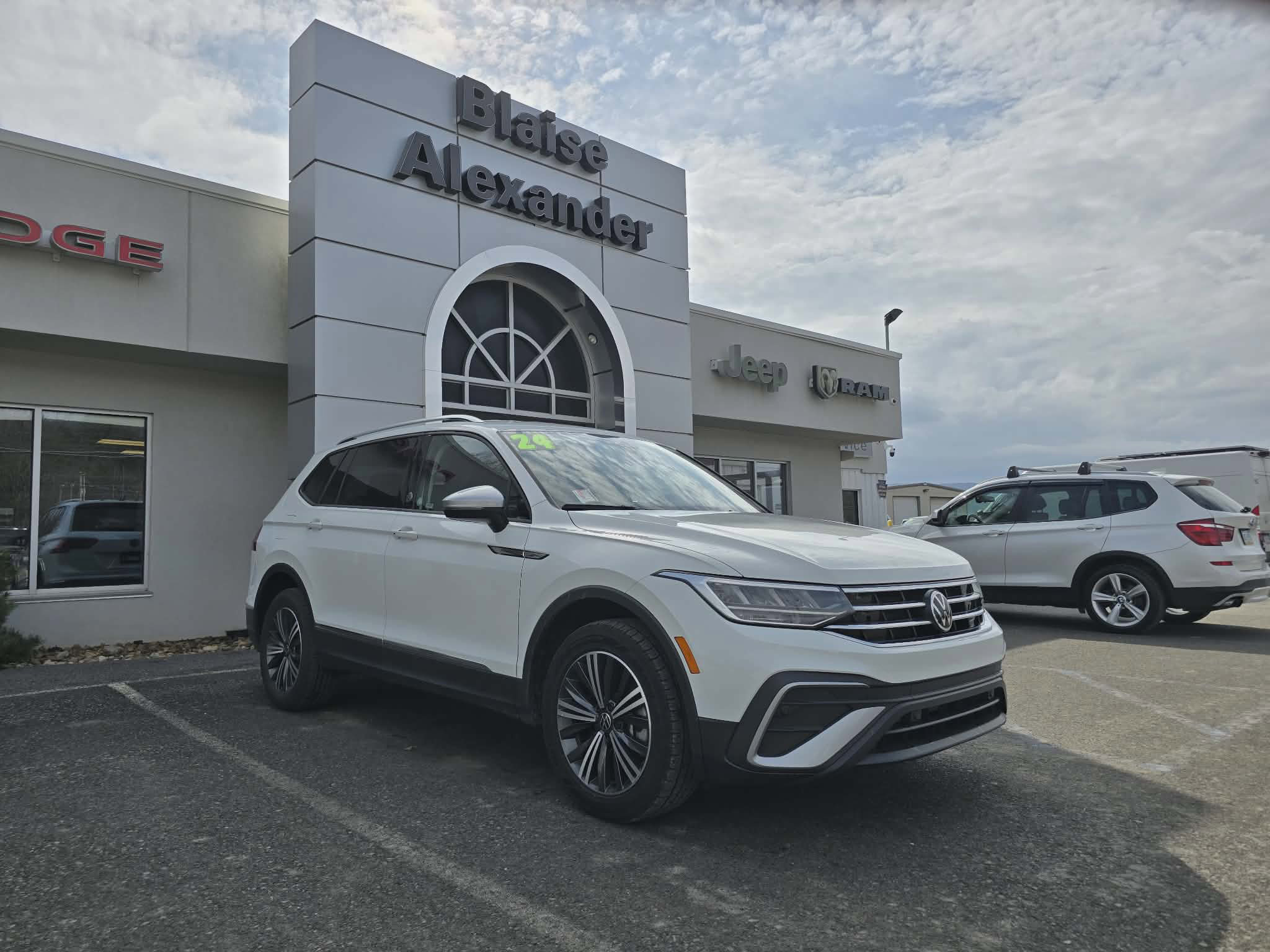 Used 2024 Volkswagen Tiguan Wolfsburg Edition image 1