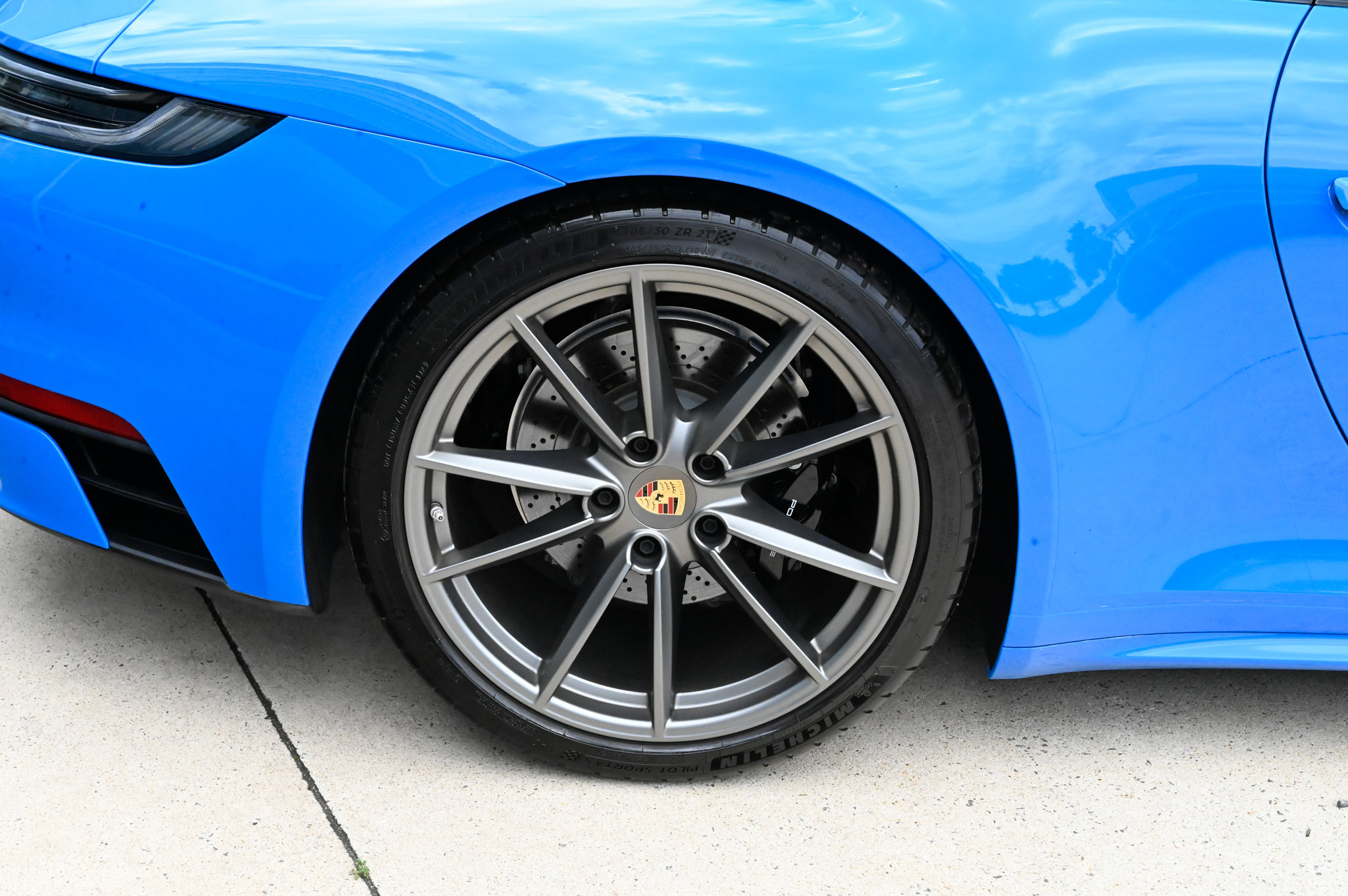 Used 2024 Porsche 911 Carrera S w/ Sportdesign Package RWD image 11
