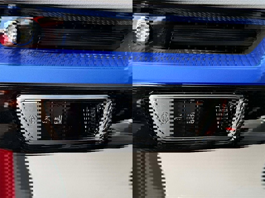 New 2025 Cadillac Optiq Sport 1 image 17