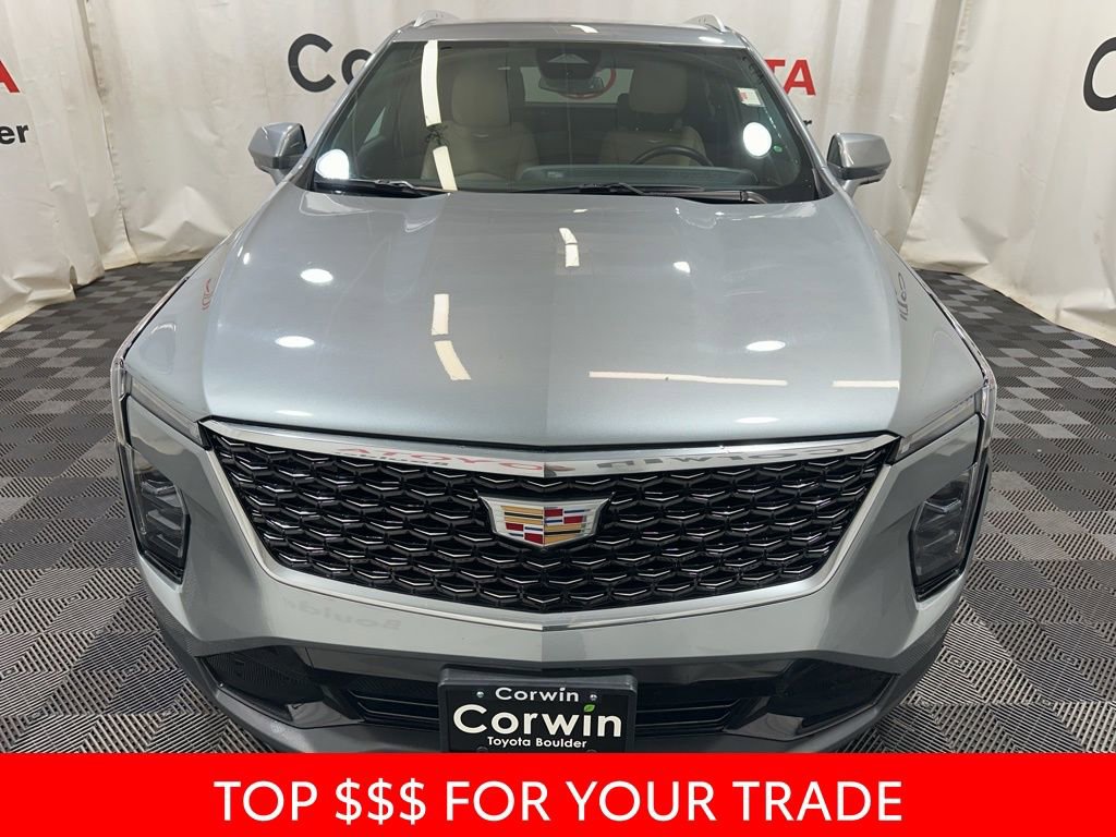 Used 2025 Cadillac XT4 Premium Luxury image 2