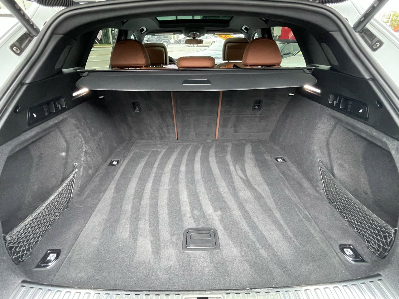 Used 2023 Audi e-tron Premium Plus w/ Premium Plus Package image 48