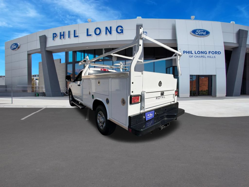 Used 2024 RAM 3500 Tradesman w/ Chrome Appearance Group AWD/4WD image 3