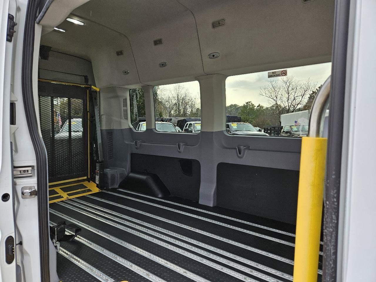 Used 2019 Ford Transit 350 XL RWD image 45