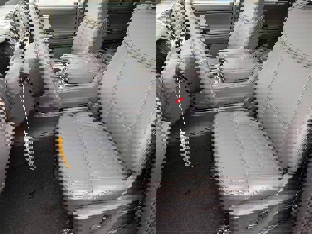 New 2025 Ford Expedition Max Active image 16