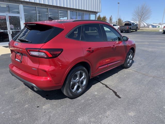 Certified 2023 Ford Escape ST-Line Select AWD/4WD image 3