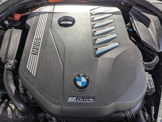 Used 2020 BMW 745e xDrive image 21