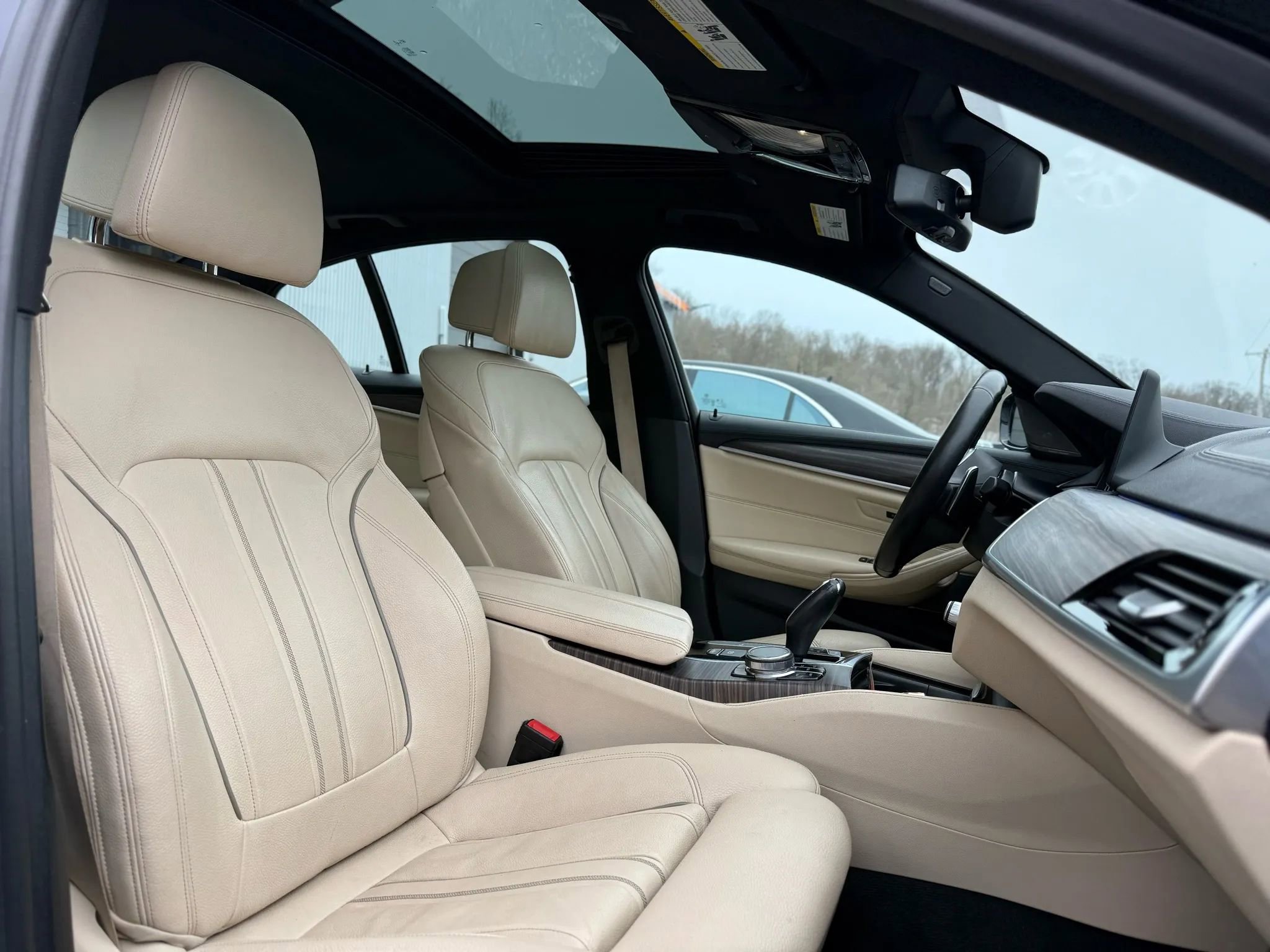 Used 2017 BMW 540i xDrive image 31
