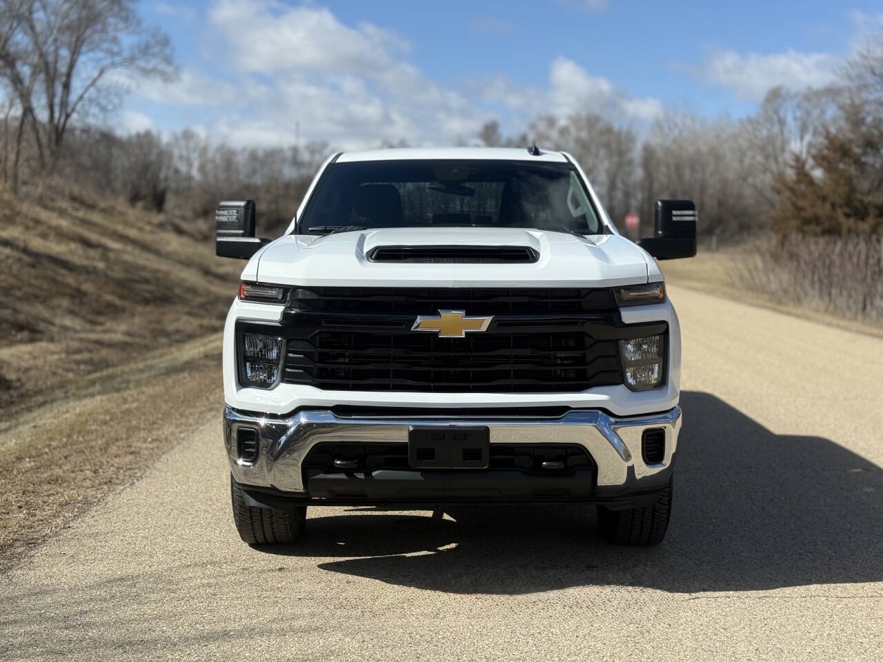Used 2024 Chevrolet Silverado 2500 W/T AWD/4WD image 3