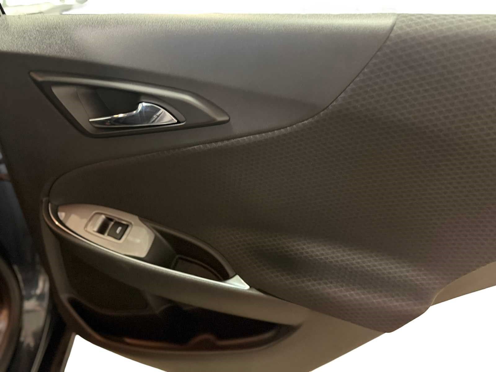 Used 2020 Chevrolet Malibu LT FWD image 13