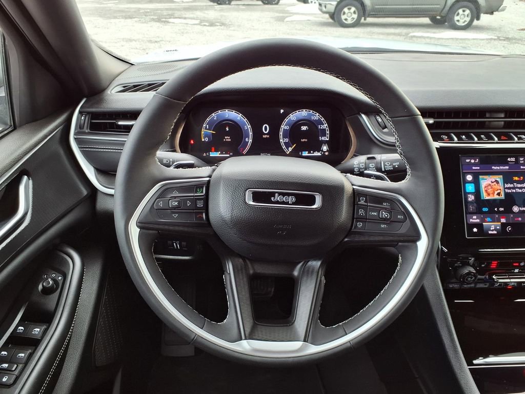 Used 2025 Jeep Grand Cherokee L Laredo w/ Luxury Tech Group I image 18