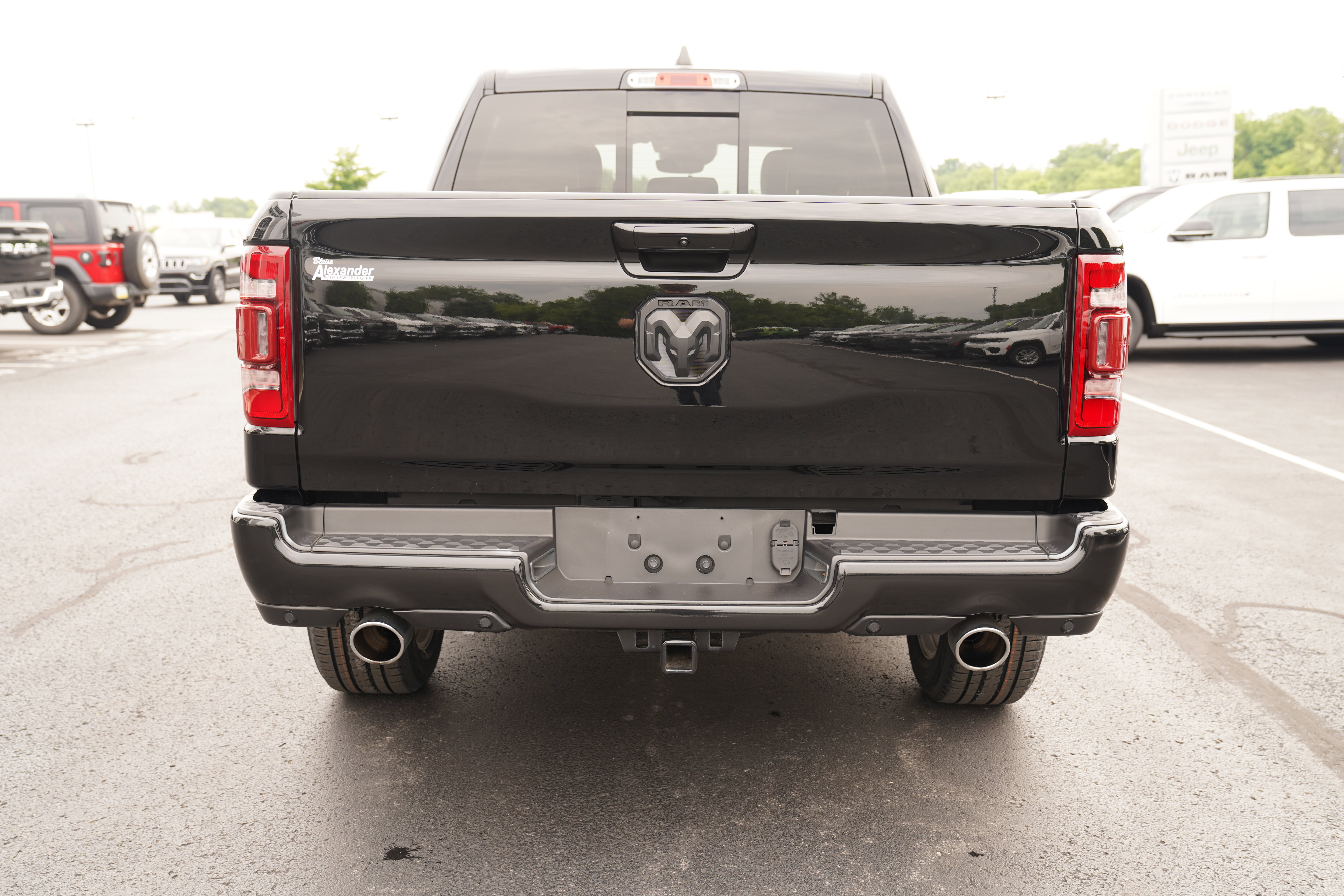 Used 2023 RAM 1500 Laramie AWD/4WD image 7
