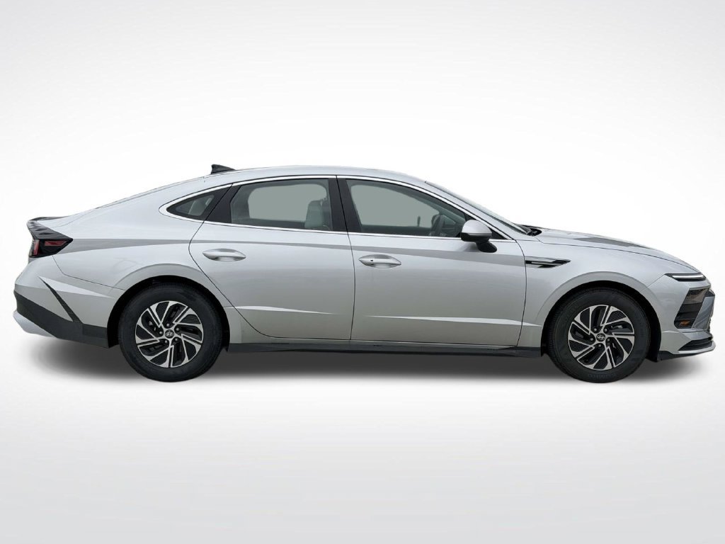 Certified 2026 Hyundai Sonata Blue FWD image 13