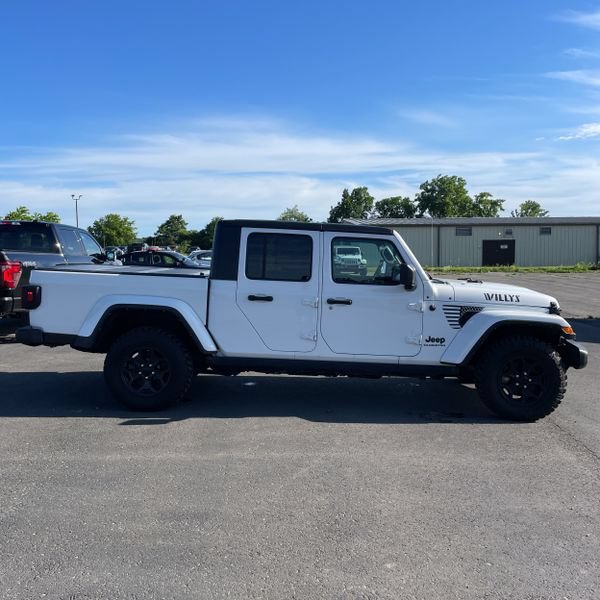 Used 2021 Jeep Gladiator Overland AWD/4WD image 5