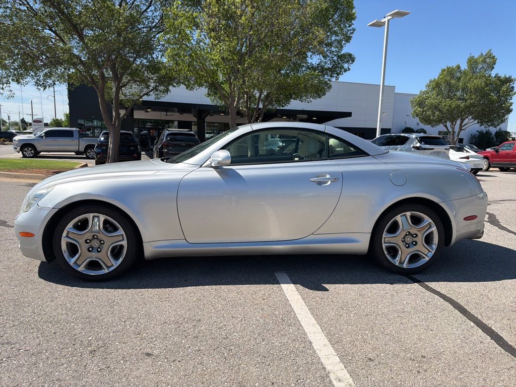 Used 2007 Lexus SC 430 Convertible RWD image 2