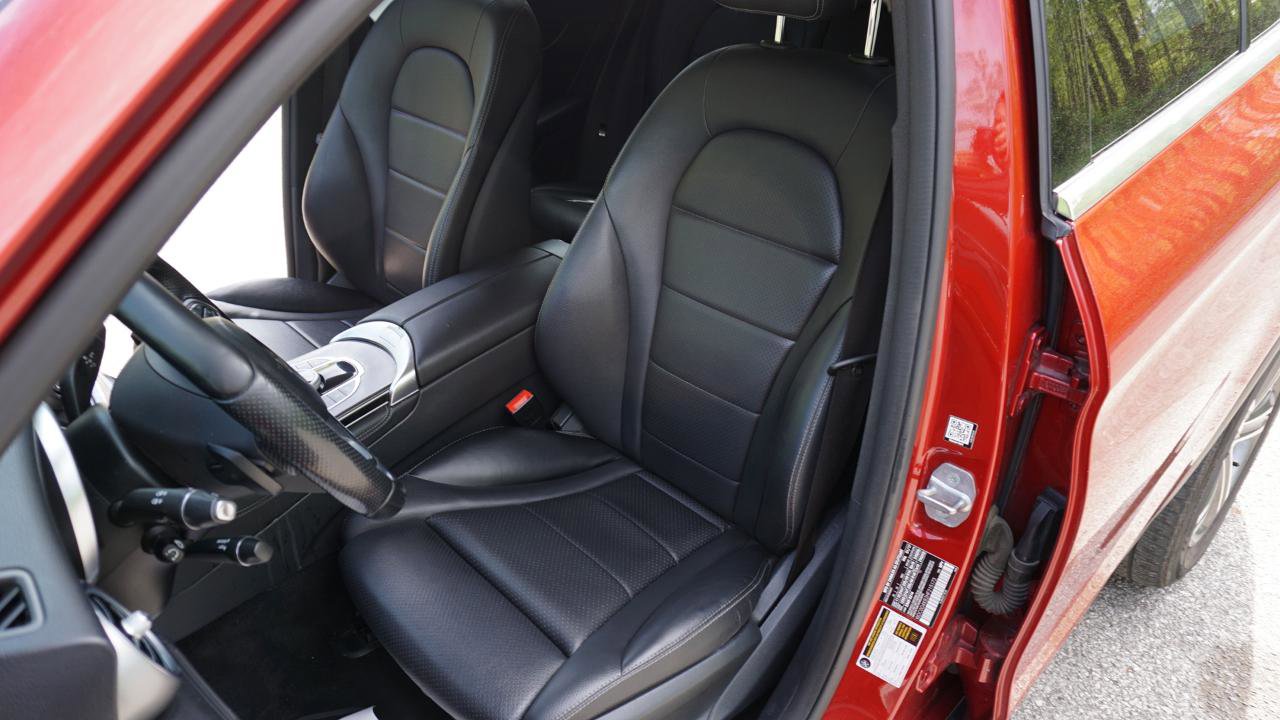 Used 2017 Mercedes-Benz GLC 300 4MATIC image 18