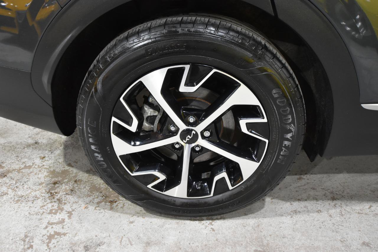 Used 2024 Kia Sportage EX image 52
