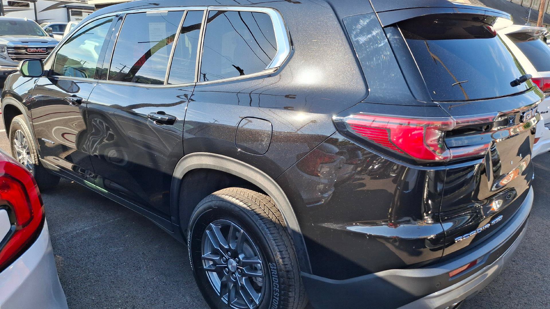 Used 2025 GMC Acadia Elevation AWD/4WD image 4