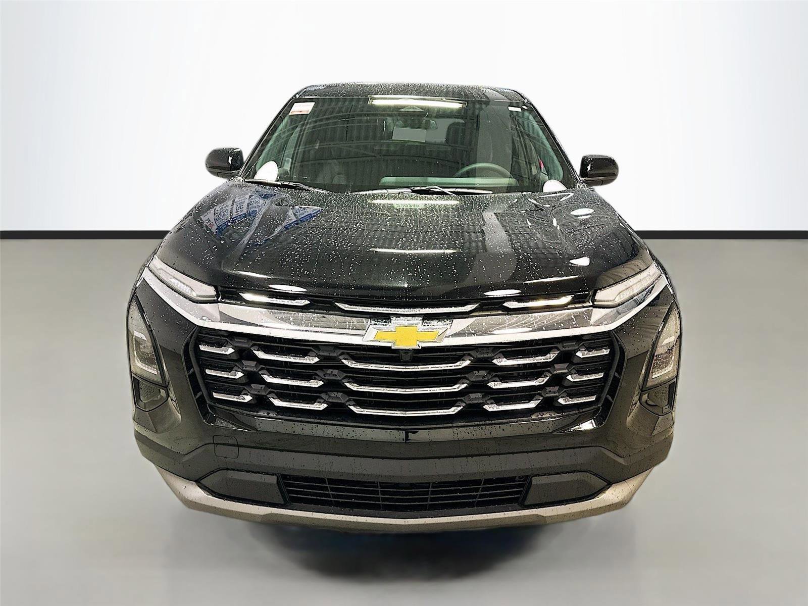 Used 2026 Chevrolet Equinox LT FWD image 3