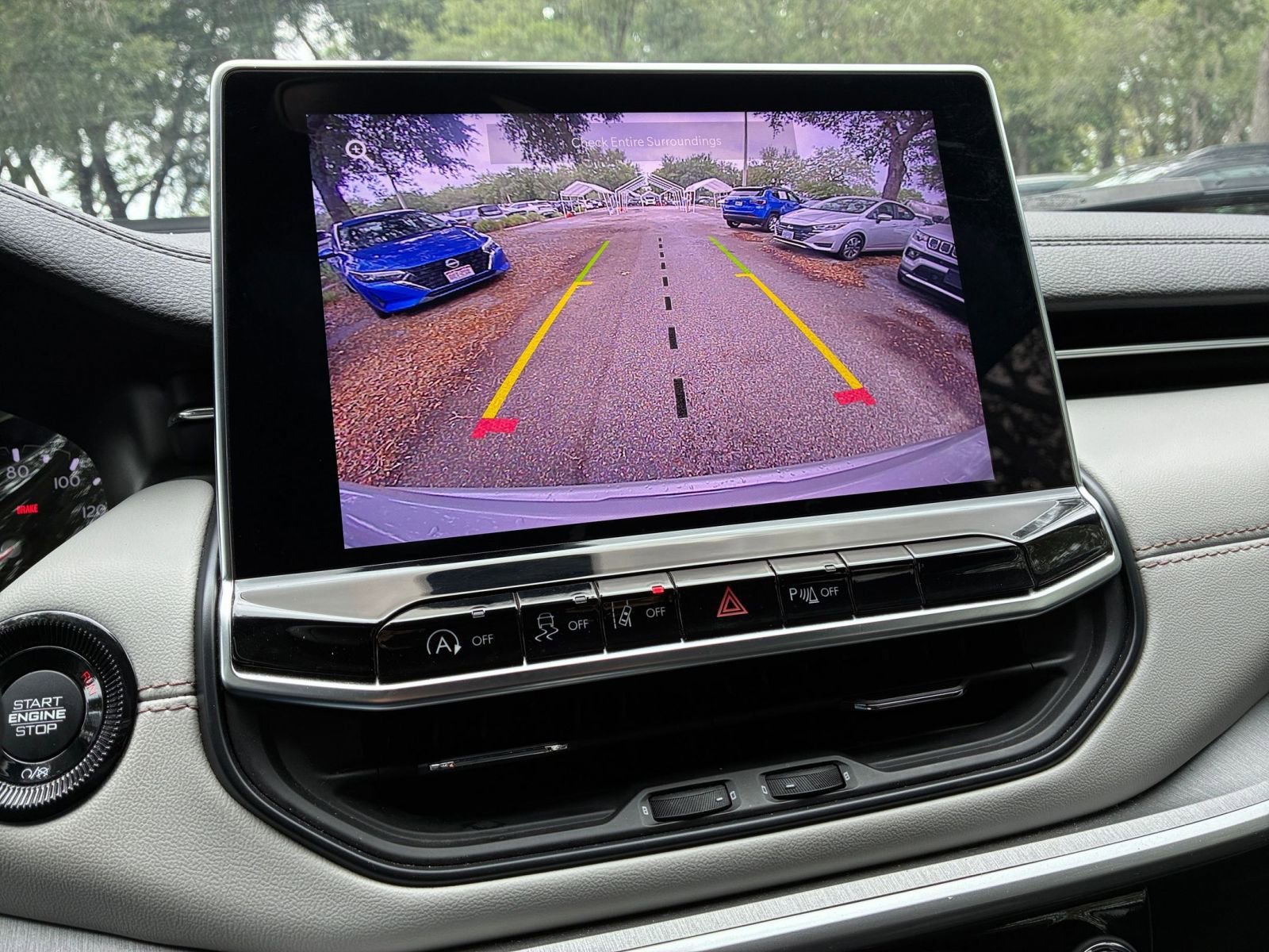 Used 2025 Jeep Compass Limited image 24