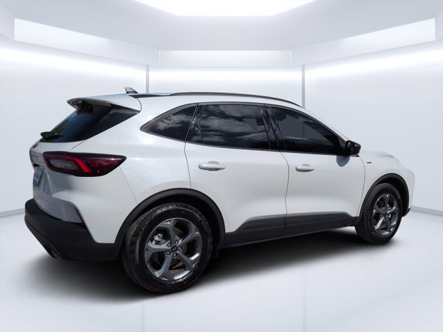 Used 2025 Ford Escape ST-Line w/ Tech Pack #1 FWD image 3