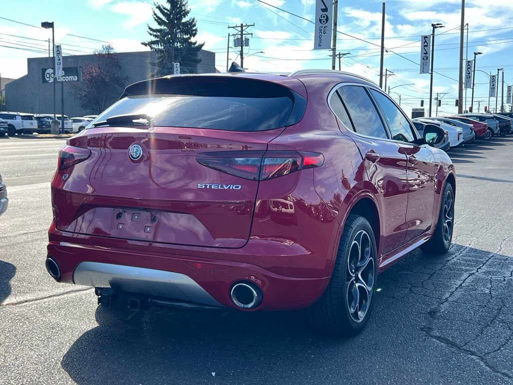 Used 2020 Alfa Romeo Stelvio Ti w/ Active Blind Spot Package AWD/4WD image 5