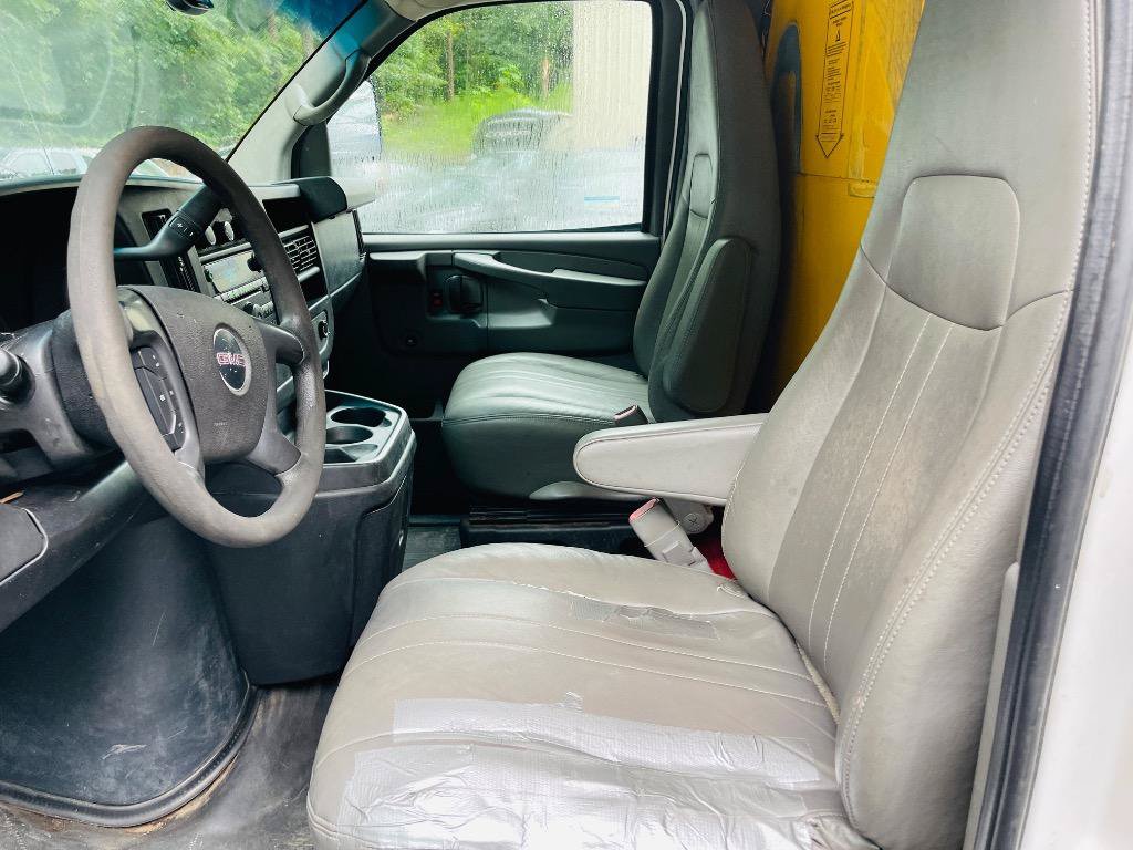 Used 2014 GMC Savana 3500 Extended RWD image 16